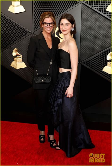 Best New Artist Nominee Gracie Abrams Brings Mom To Grammys Is