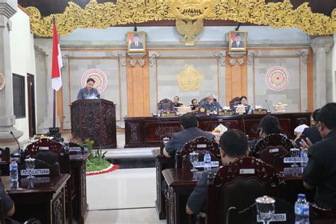 Rapat Paripurna Tabanan Fraksi Sampaikan Pandangan Umum Terhadap