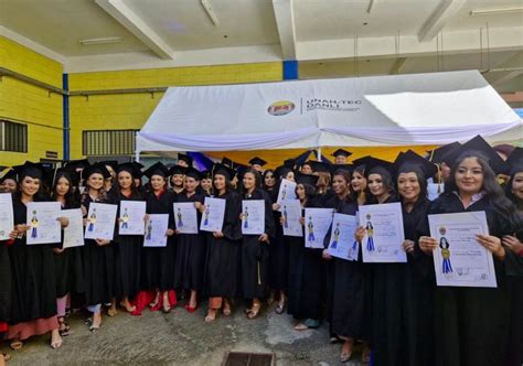 Unah Campus El Paraíso Gradúa A 77 Nuevos Profesionales En Sus