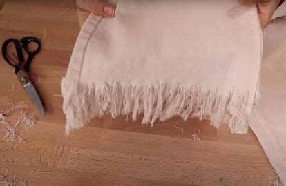 This Is A Guide To Fraying Jeans In Different Ways Learn How To Fray