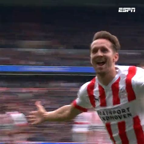 Espn Nl On Twitter Luuk De Jong Kopt Raak Psv Deelt De Eerste Tik