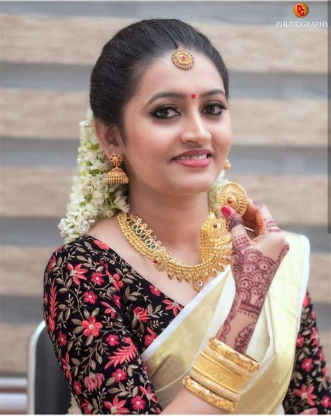 Kerala Hindu Bride Indian Bride Bridal Hairdo Bridal Wear Bridal