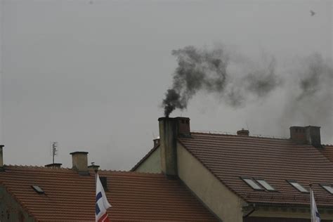 Smog nad Radomiem Fatalna jakość powietrza nad naszym miastem Normy