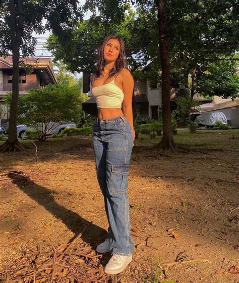 Rock Your Summer Style Baggy Jeans With Crop Top Click Here For