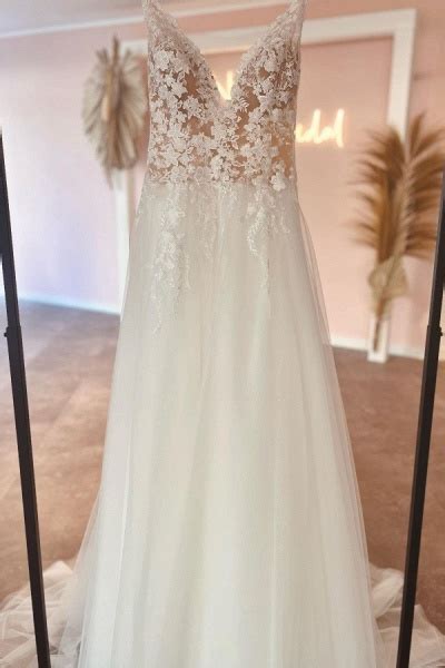 Gorgeous Long A Line Off The Shoulder Tulle Lace Wedding Dresses With