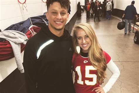 Patrick Mahomes’ girlfriend helps him recover from Chiefs’ loss