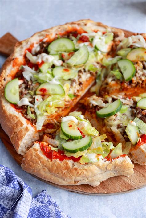 Turks Brood Pizza Met Gehakt Klaar Binnen Min Lekker En Simpel