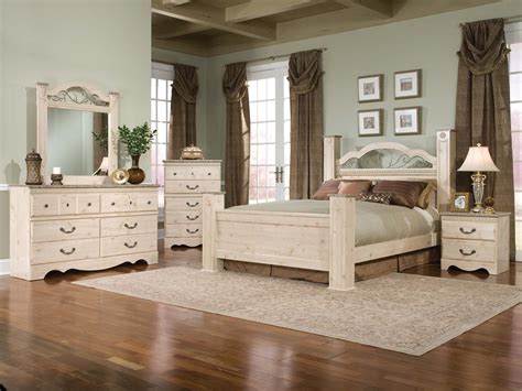 Old Fashioned Bedroom Furniture | Foter