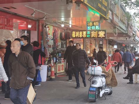 【10图】直租无费用 浦东三林灵岩南路菜市场门口沿街门面出租 业态不限上海浦东三林商铺租售生意转让出租 上海58同城