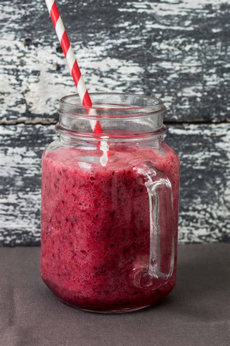 18 Easy And Healthy Frozen Fruit Smoothie Recipes IzzyCooking