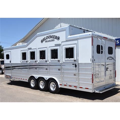 2014 Bloomer 5 Horse Bumper Pull Reverse Load Horse Trailer