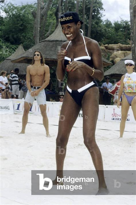 Misszionárius Összeegyeztethetetlen kézbesítés grace jones in bikini