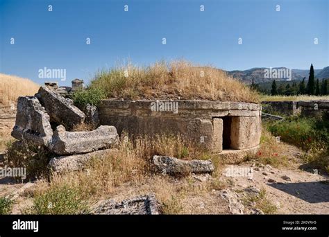 Nothern Necropolis In Greek Hierapolis Pamukkale Archeological Site