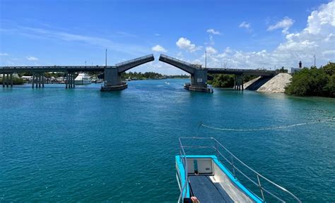 Jupiter Island Lunch Cruise - JupiterIsland.com