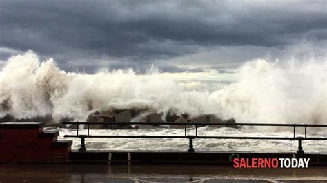 Mareggiate E Raffiche Di Vento Nuova Allerta Meteo In Campania