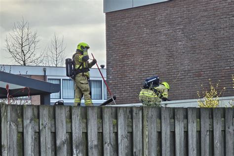 Vuur Van In Brand Gestoken Bankstel Slaat Over Naar Schuur Achter