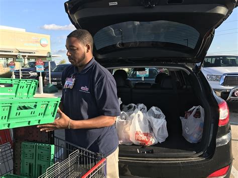 H-E-B Curbside Helps Houstonians Save Time