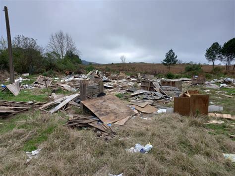 Terreno Vira Dep Sito De Lixo No Bairro Guaruj Em Lages