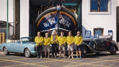 RNLI benefits from auction of Isle of Man classic car collection - BBC News