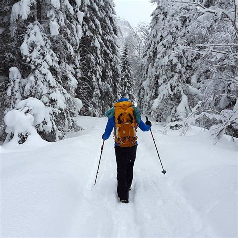 Snow Hiking - Cave Bay Getaway - Lake Coeur d'Alene Vacation Rental