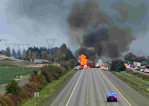 Southbound Lanes 1 Northbound Lane Of I 5 Closed Due To Crash