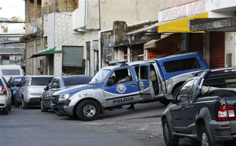 Jornal Correio Em Tempos De Seca De Gasolina Bandidos Usam Carro