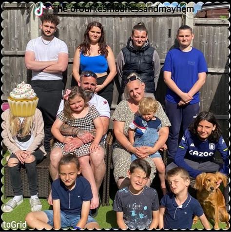 One Of Uk S Biggest Families The O Rourkes Beat The Heatwave With