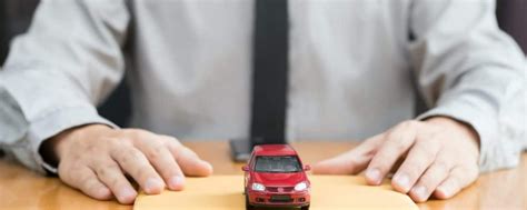 Diferențele dintre un credit bancar de nevoi personale și amanetul auto