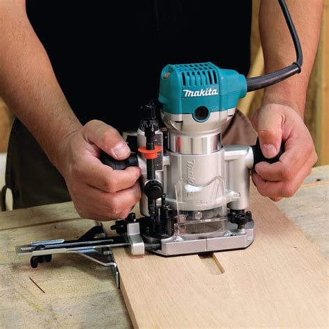 Makita Router Compact Plunge Base Hp Variable Speed