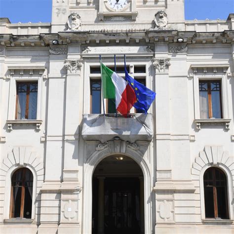 Assenteismo A Reggio Calabria Indagati Dipendenti Comune Gazzetta