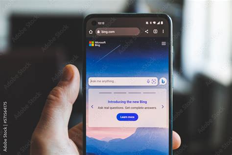 Foto De Close Up Shot Of New Bing Chatbot On Smartphone Microsoft Bing