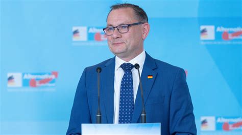 Afd In Sonntagsfrage Gleichauf Mit Spd Ard Deutschlandtrend Der