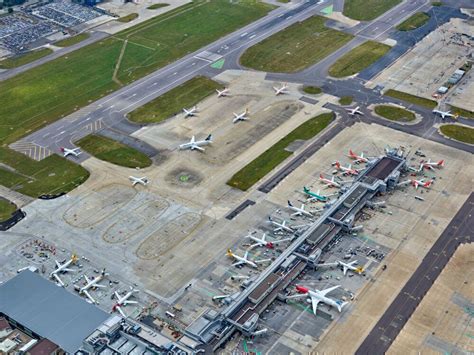 The Challenges Single Runway Airports Face