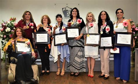 Reciben Distinguidas Mujeres La Medalla Al M Rito Social De La Mujer