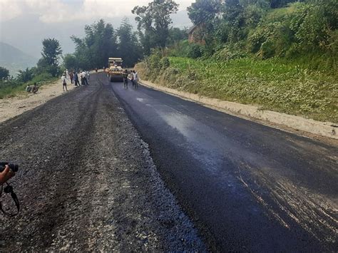 अठार वर्षपछि सडक कालोपत्र नवलपुर प्रेस