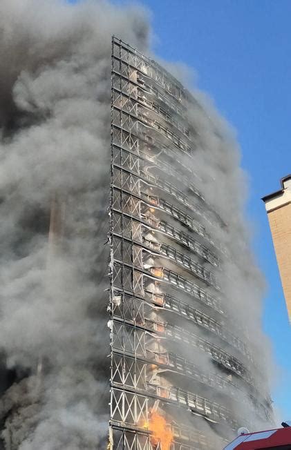 Torre Dei Moro A Maggio 16 Imputati Dal Gip Rogo Del Grattacielo Per