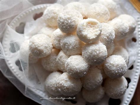 Palline Al Cocco Ricetta Veloce In 3 Minuti Senza Cottura