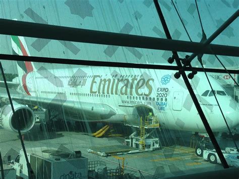 Emirates Presenta La380 800 Il Nuovo Aereo Più Grande Del Mondo