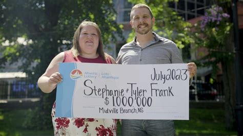 Here's why Canadian lottery winners must pose with their cheques | National