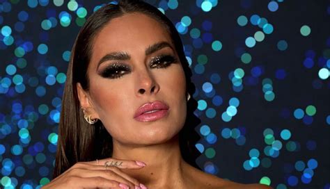 Galilea Montijo deslumbró con vestido transparente lleno de pedrería Fama