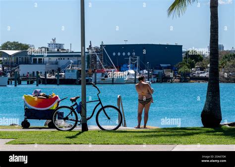 Child bikini Fotos und Bildmaterial in hoher Auflösung Alamy