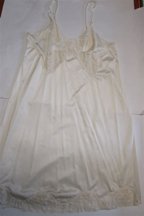 Vintage Vanity Fair Ivory Nylon Full Slip Size Etsy