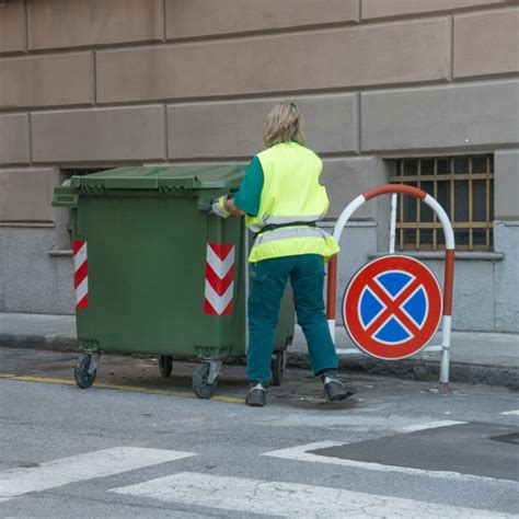 6517 Trash Truck Stock Photos Free And Royalty Free Trash Truck Images