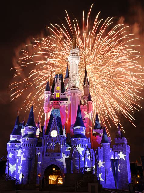 This Week In Disney Parks Photos A Fourth Of July Sneak Peek Disney