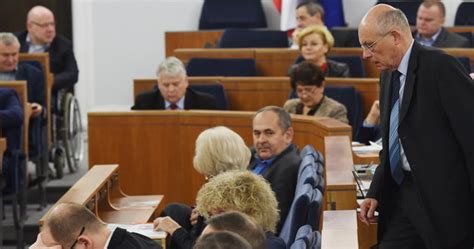 Ustawa O Trybunale Konstytucyjnym Przyj Ta Przez Senat Bez Poprawek