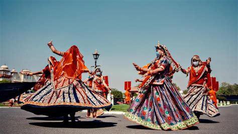 Top Popular Folk Dance Of Maharashtra India Dreamtrix