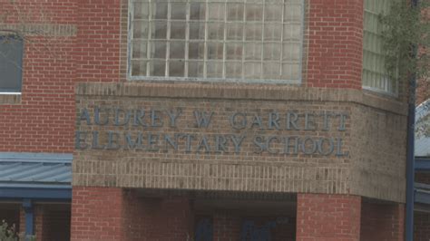 Incident at Garrett Elementary School in Mebine prompts police response ...