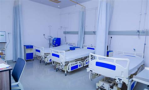 Adult And Neonatal Icu Maxcare Hospital