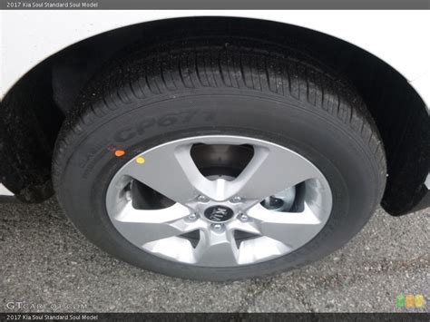 2017 Kia Soul Wheel and Tire Photo #118158300 | GTCarLot.com