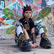 4 Hot Sexy Mel Mercer Bikini Pics